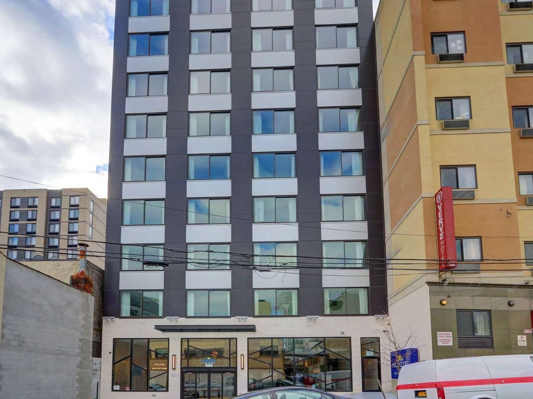 Microtel Inn by Wyndham Long Island City