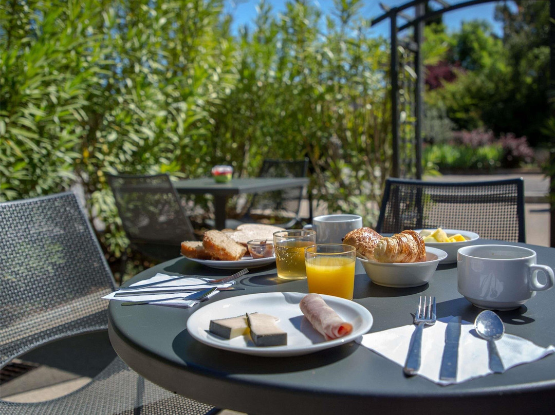 普罗旺斯布里尼奥勒宜必思快捷酒店