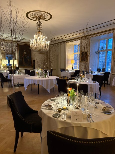 Holckenhavn Slot-官方