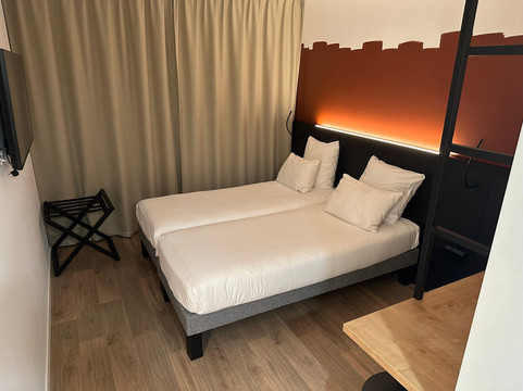 尼永B&B酒店主图