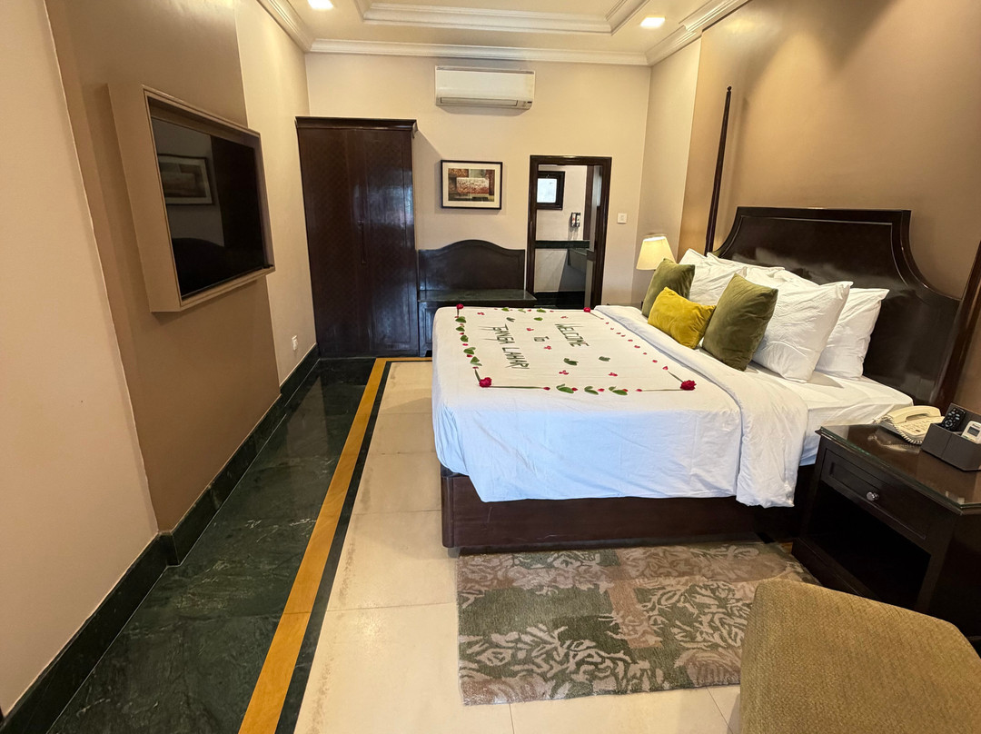 哈立德瓦尔甘加拉哈里休闲酒店主图