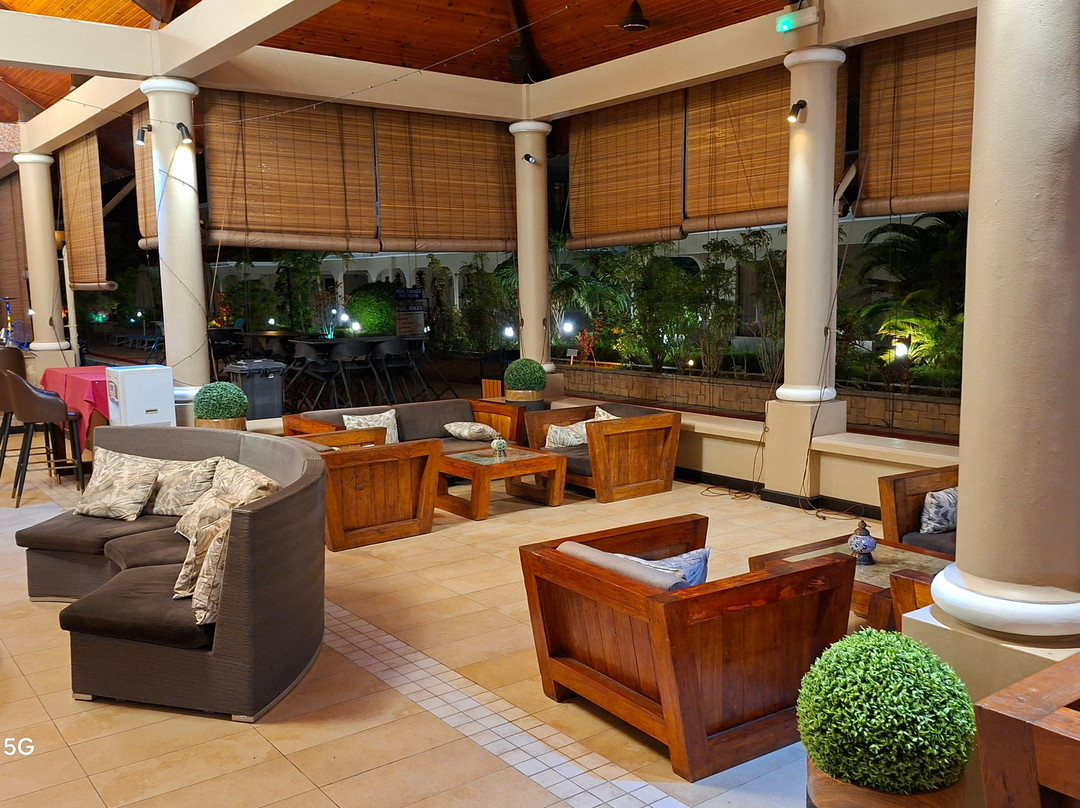 绿洲餐厅酒店和水疗中心主图