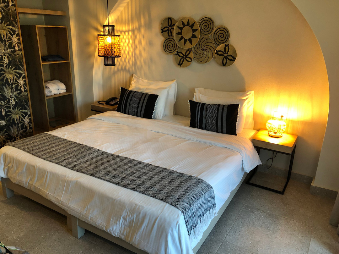 艾利罗斯海滨诗歌酒店主图