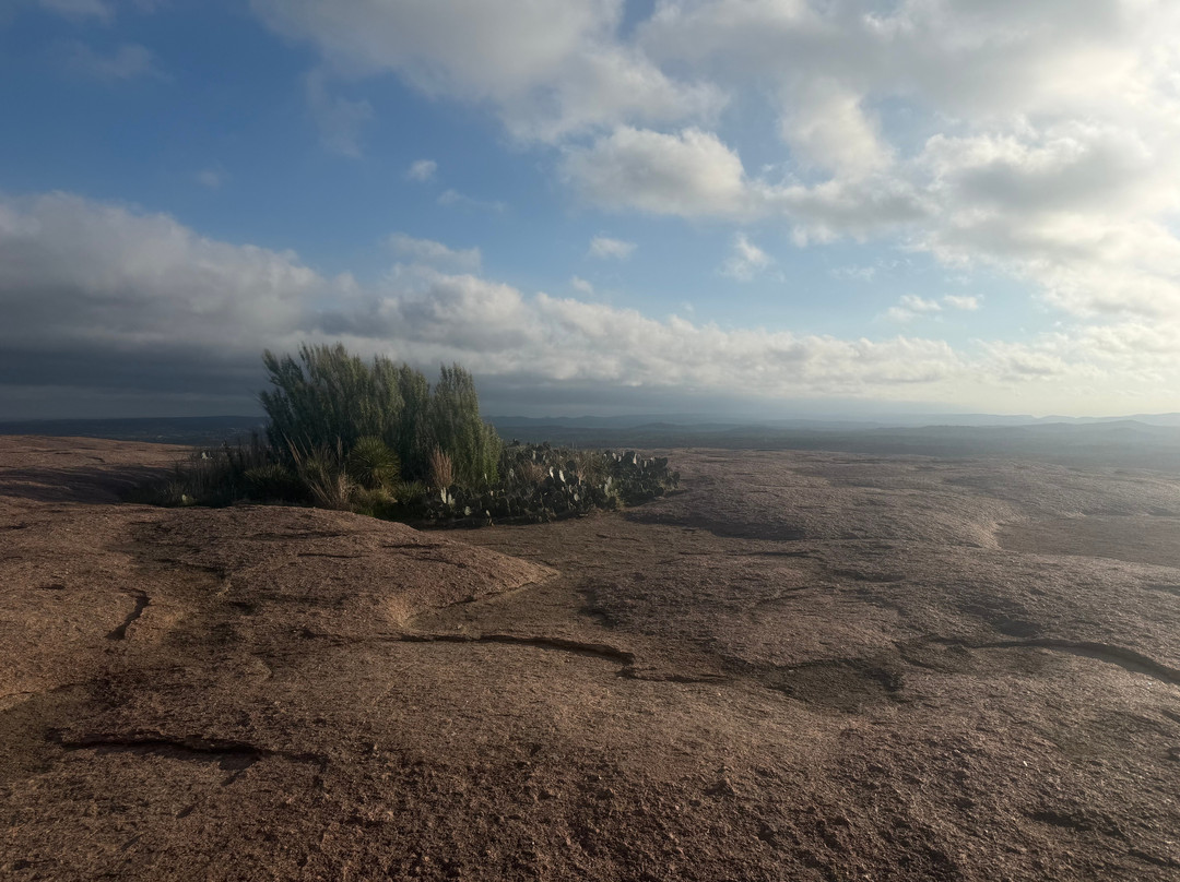 Enchanted Rock State Natural Area-弗雷德里克斯堡必去景点
