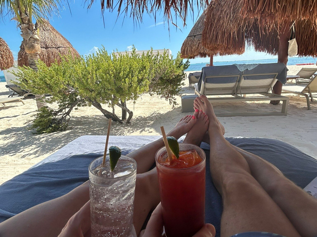 挚爱女人海滩酒店-全包-限成人主图