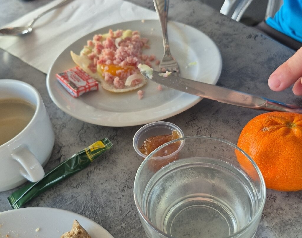 卡利比亚圣路瑟酒店主图
