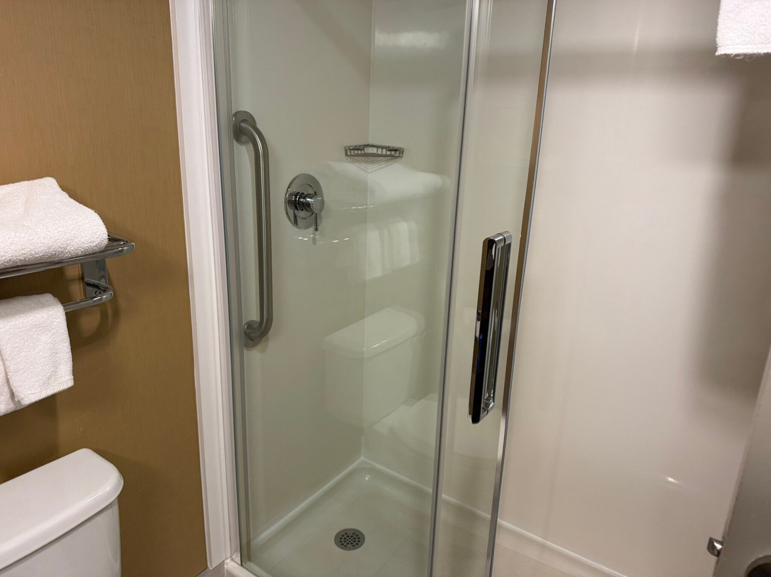 Holiday Inn Express 彭布罗克主图