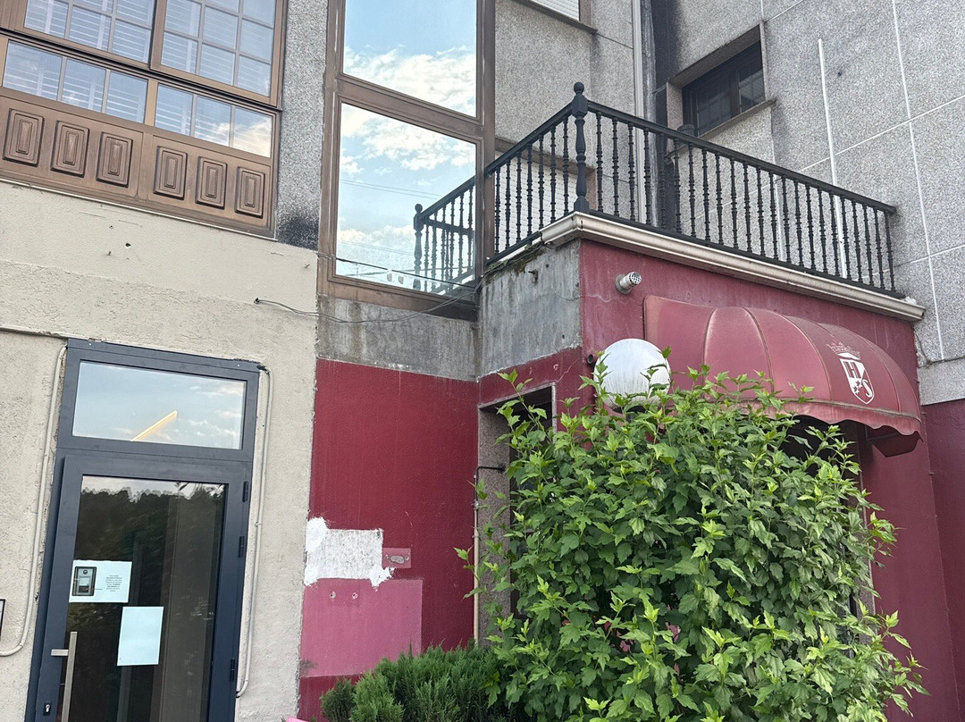 塞纳酒店主图