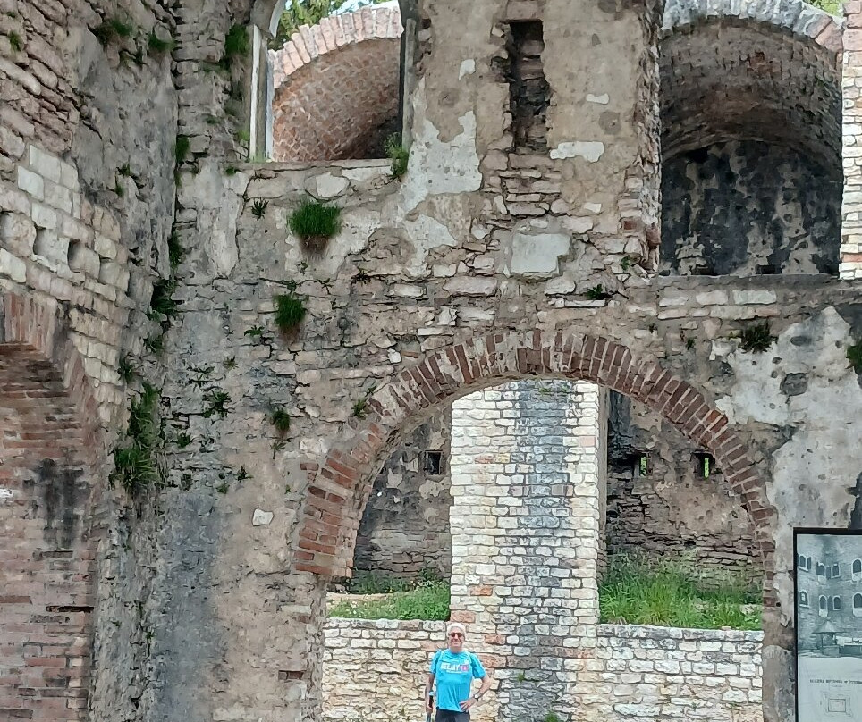 Forte del Monte Interrotto-阿夏戈必去景点