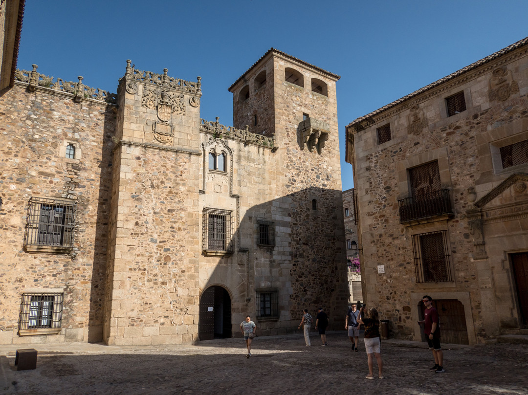 Palace de los Golfines de Abajo-卡塞雷斯必去景点