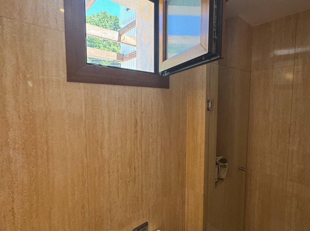 奥林匹恩日落酒店主图