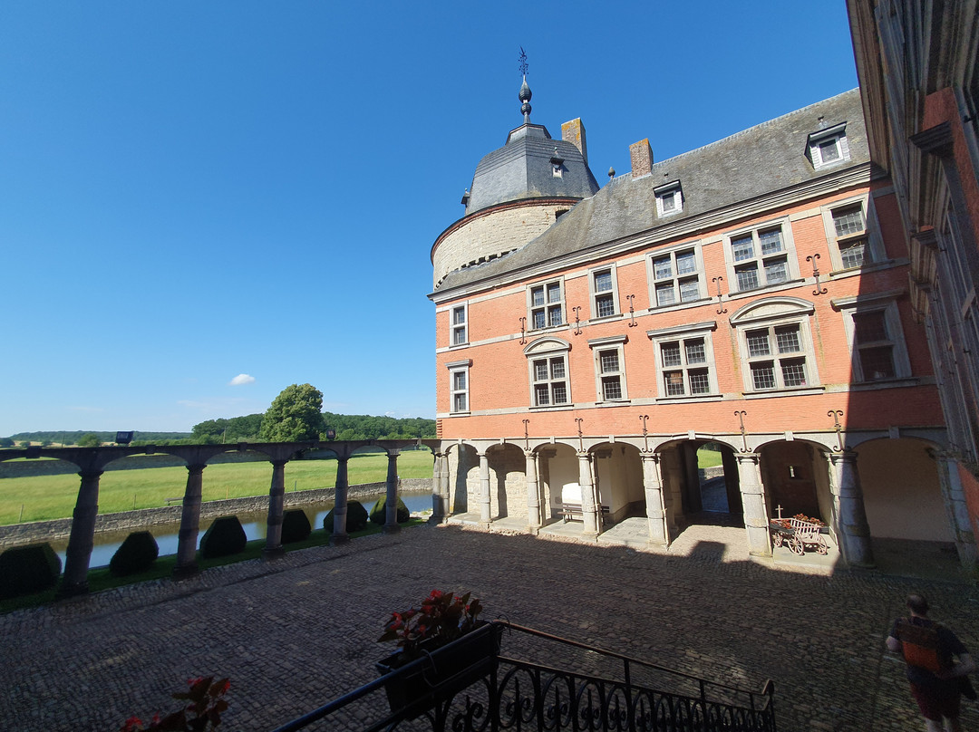 Le Chateau de Lavaux Sainte-Anne-Lavaux-Sainte-Anne必去景点
