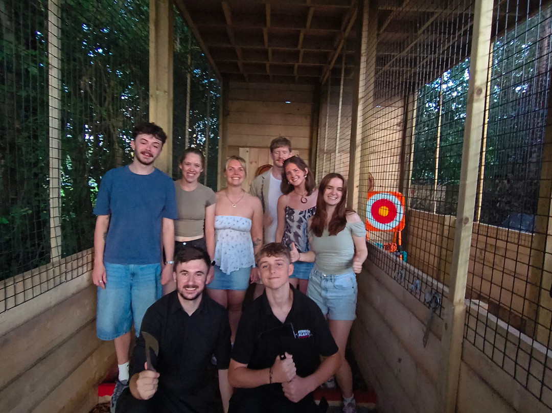 Bermuda Blades Axe Throwing-Henlow必去景点