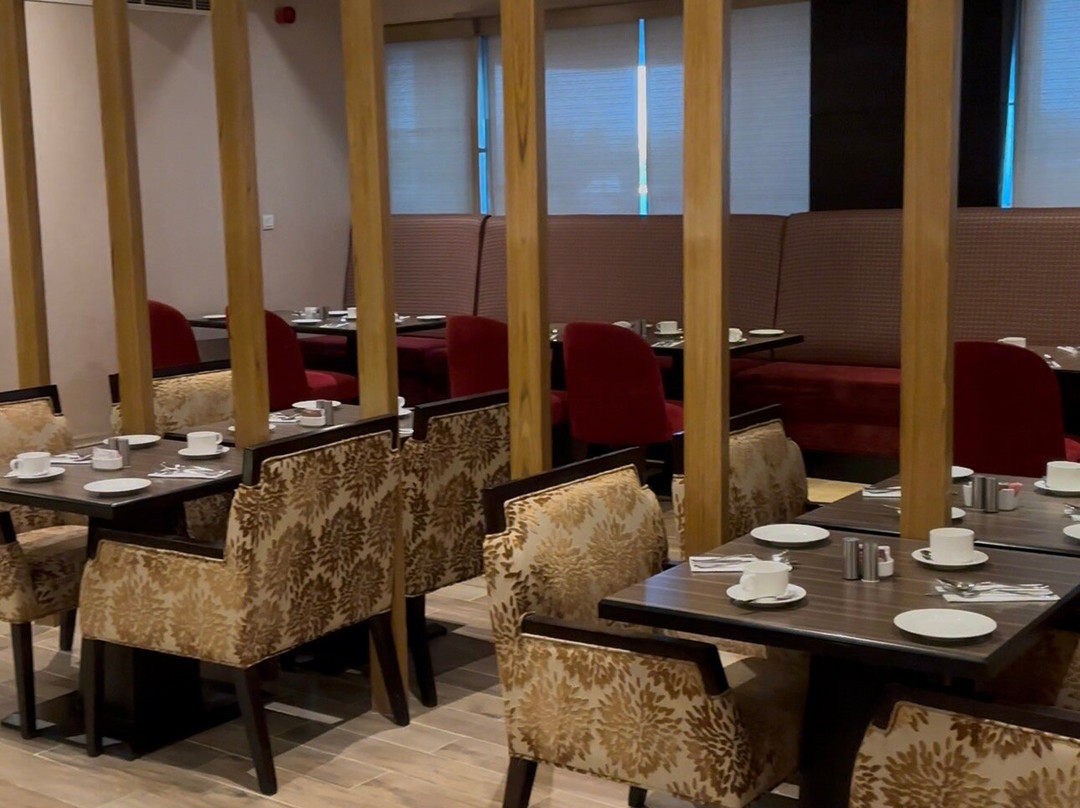 麦纳麦安瓦吉岛温德姆华美达套房酒店主图