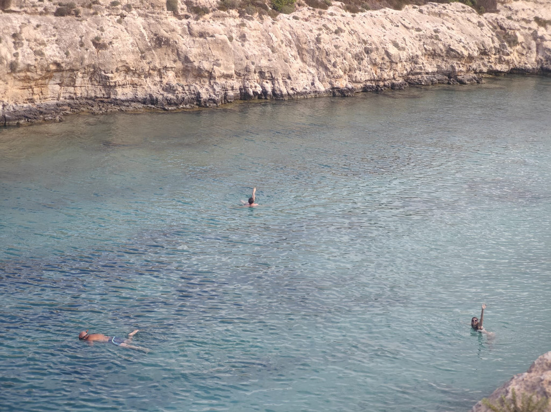 Spiaggia Di Cala Madonna-兰佩杜萨必去景点