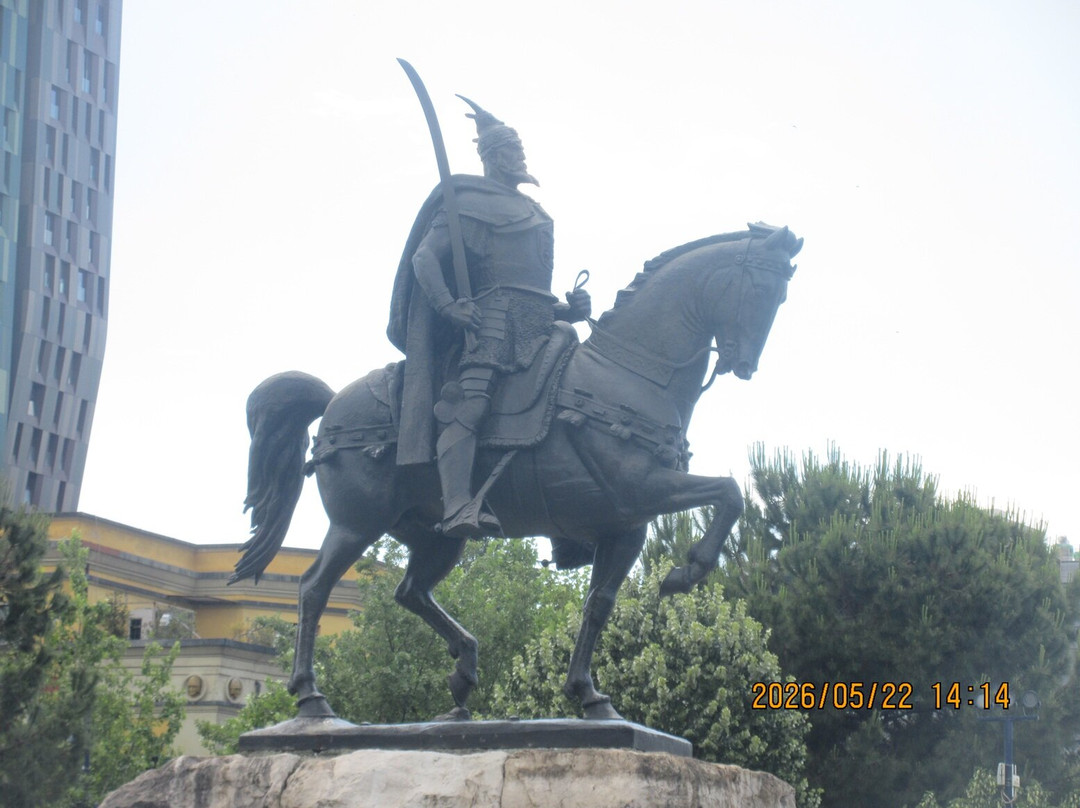 Skanderbeg Statue