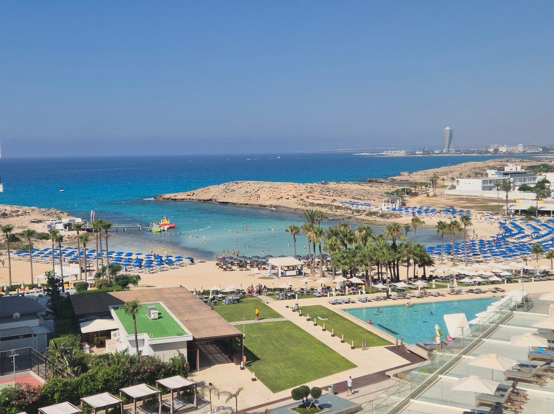 Chrysomare Beach Hotel and Resort主图