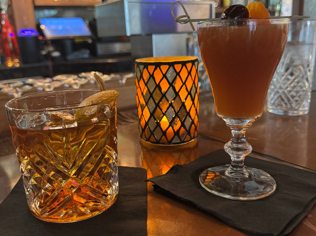 艾尔摩酒店主图