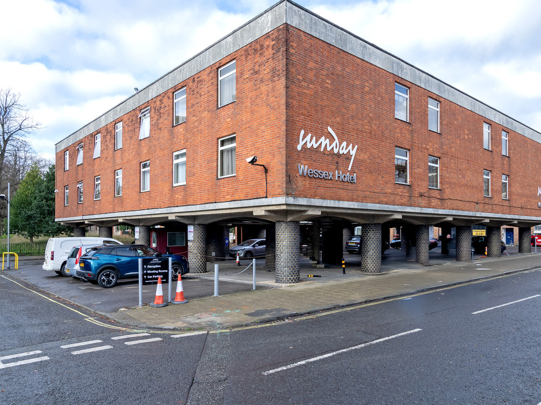 温彻斯特酒店住宿-Winchester Wessex Hotel by Sunday