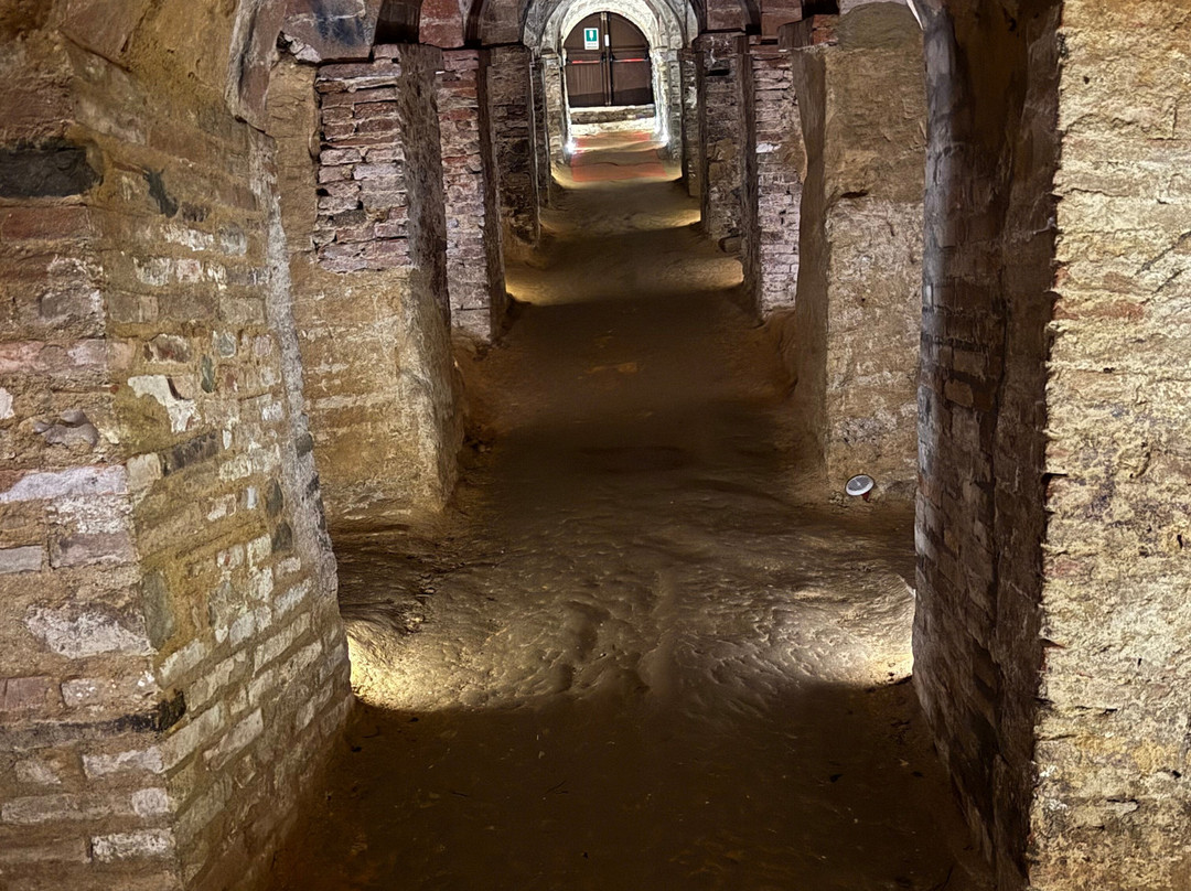Grotte Tufacee Comunali-圣阿尔坎杰洛-迪罗马涅必去景点
