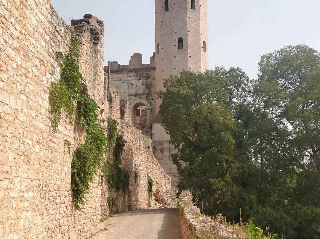 Torri di Properzio e Porta Venere-Spello必去景点