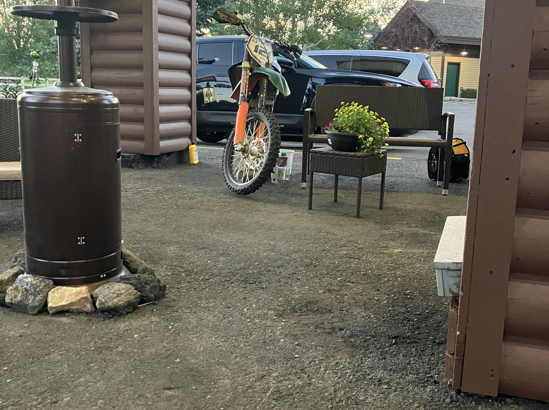 黄石小屋主图