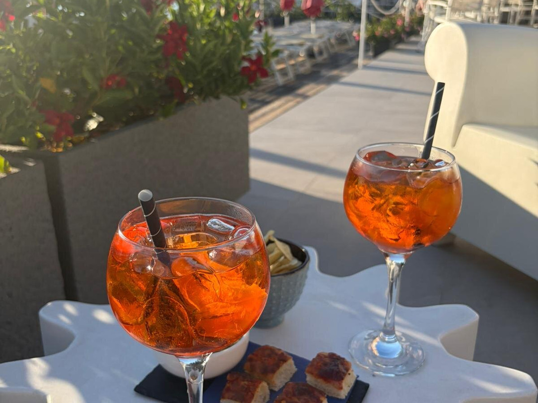 伊登酒店主图