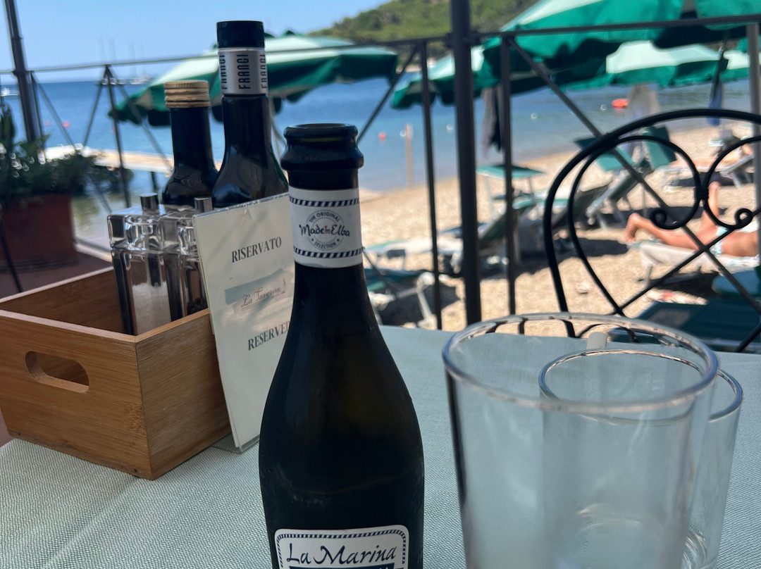 奥托尼别墅酒店主图