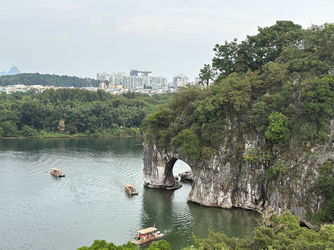 桂林璟象酒店(象鼻山景区两江四湖店)主图