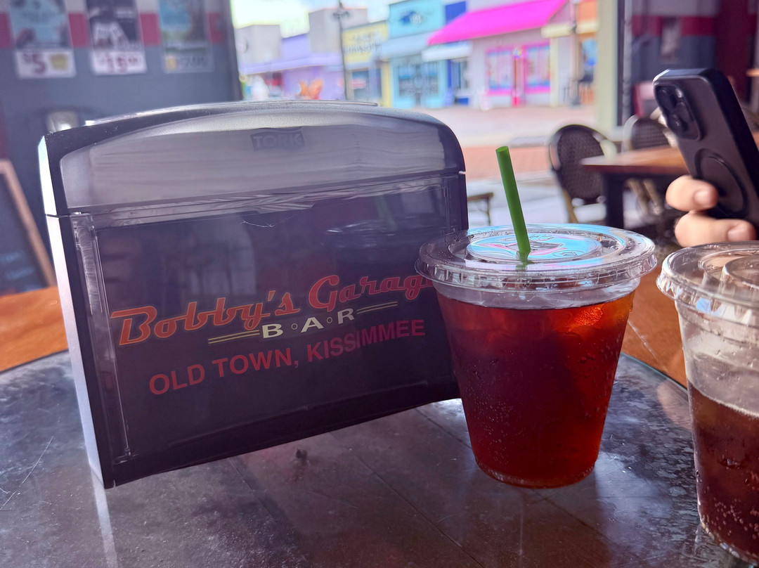 Bobby's Garage Bar Old Town