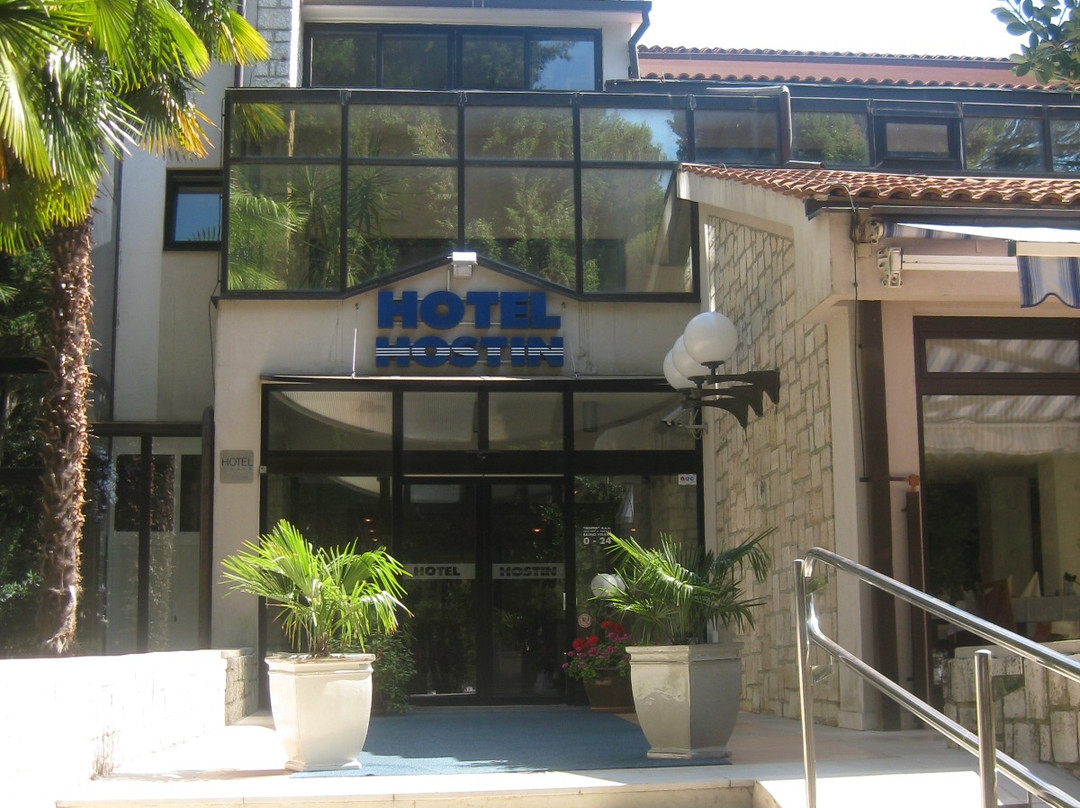 Hostin Hotel