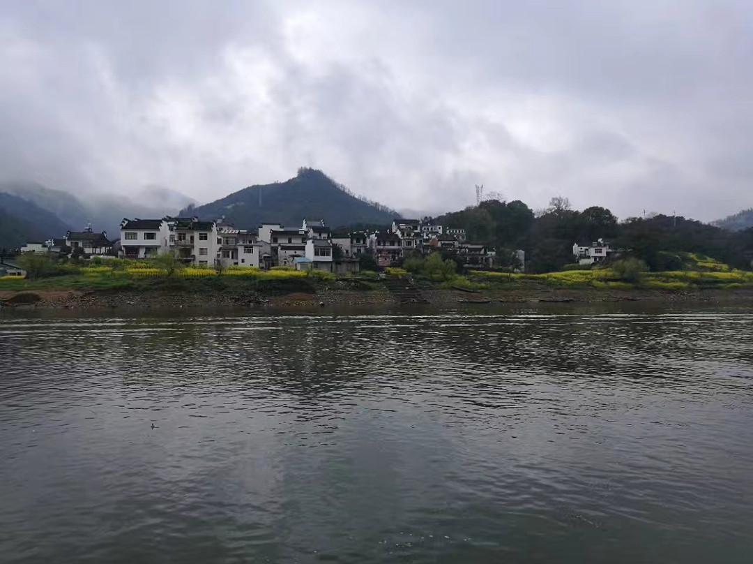 新安江山水画廊景点图片