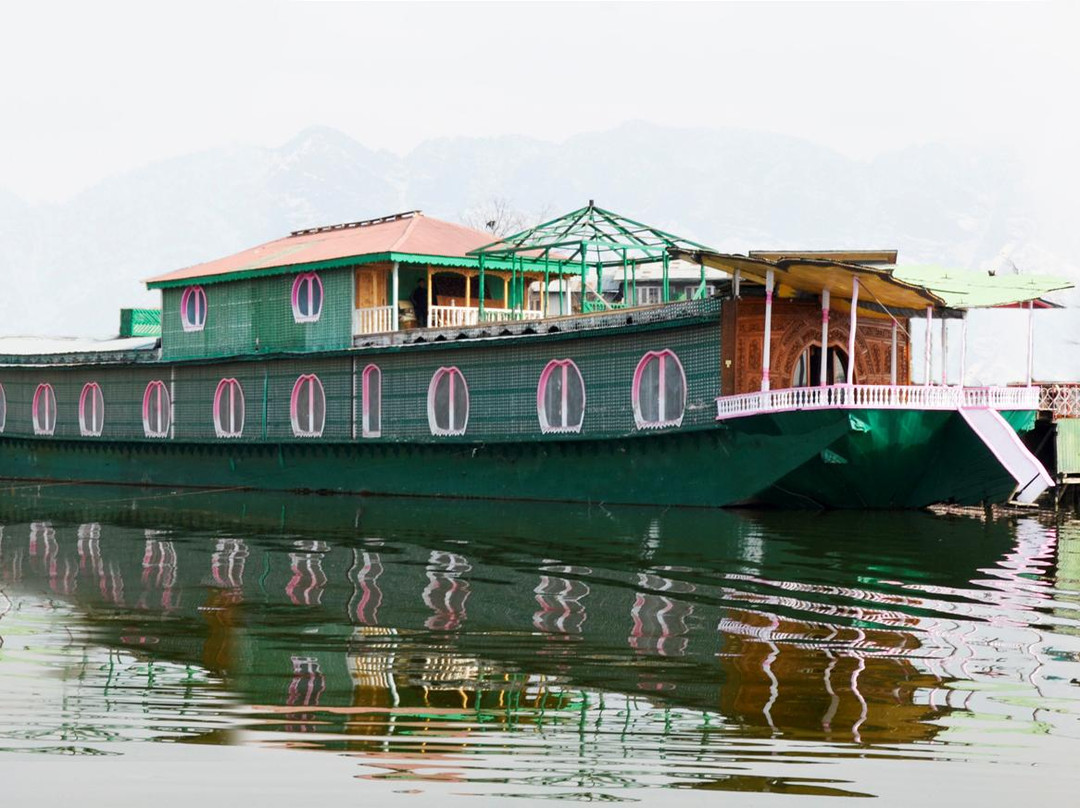 Safa Pora酒店住宿-Houseboat 1002 Nights