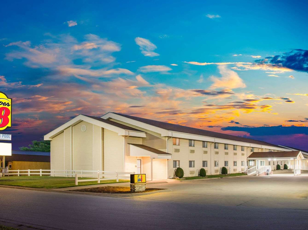 Fort Scott酒店住宿-Super 8 by Wyndham Nevada