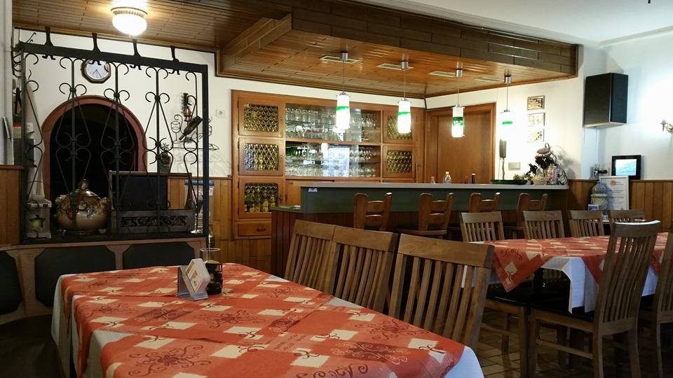 Brauneberg酒店住宿-Zur Grafschaft, Brauneberg/Mosel