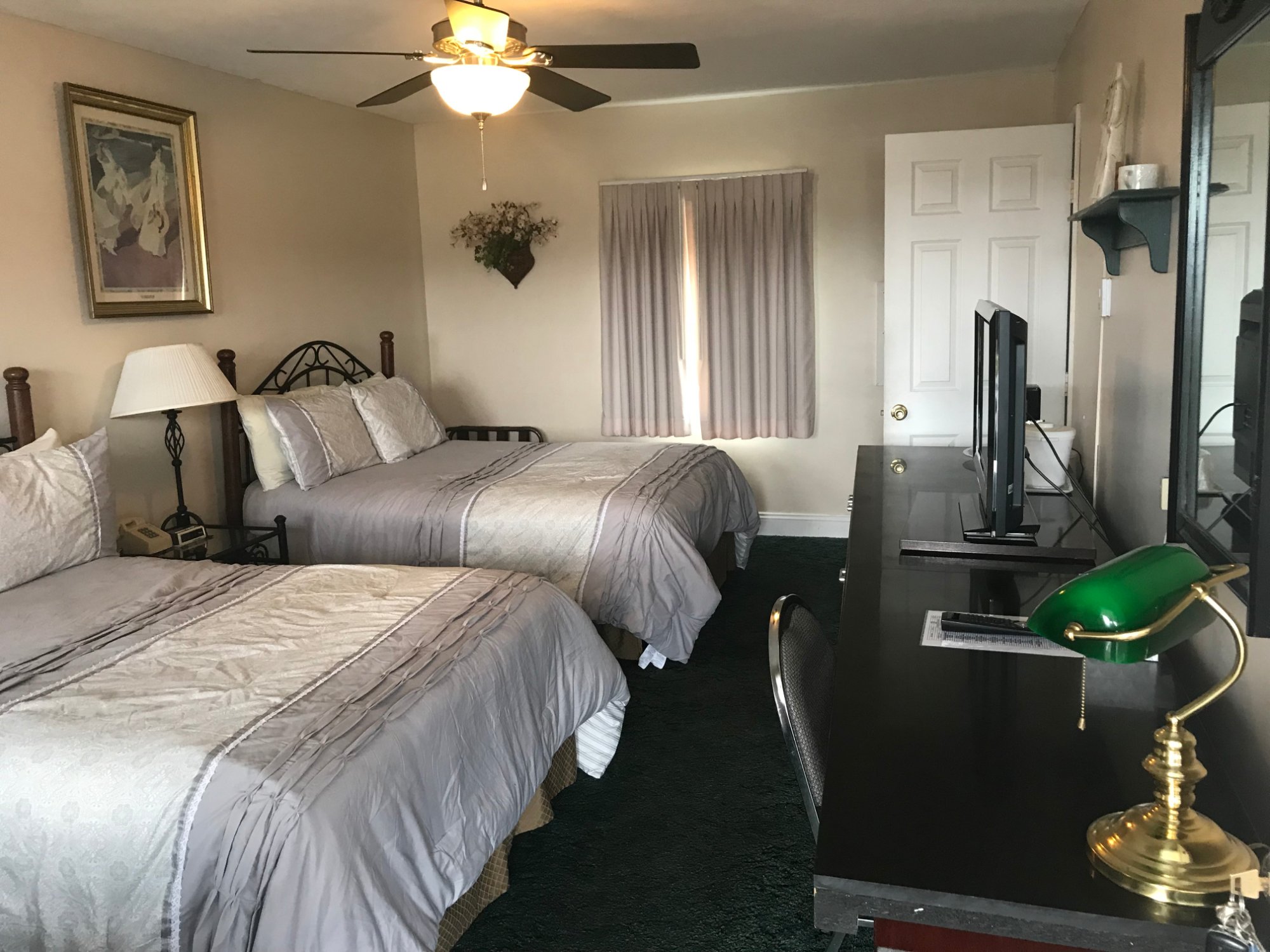 Longhouse Lodge Motel-官方