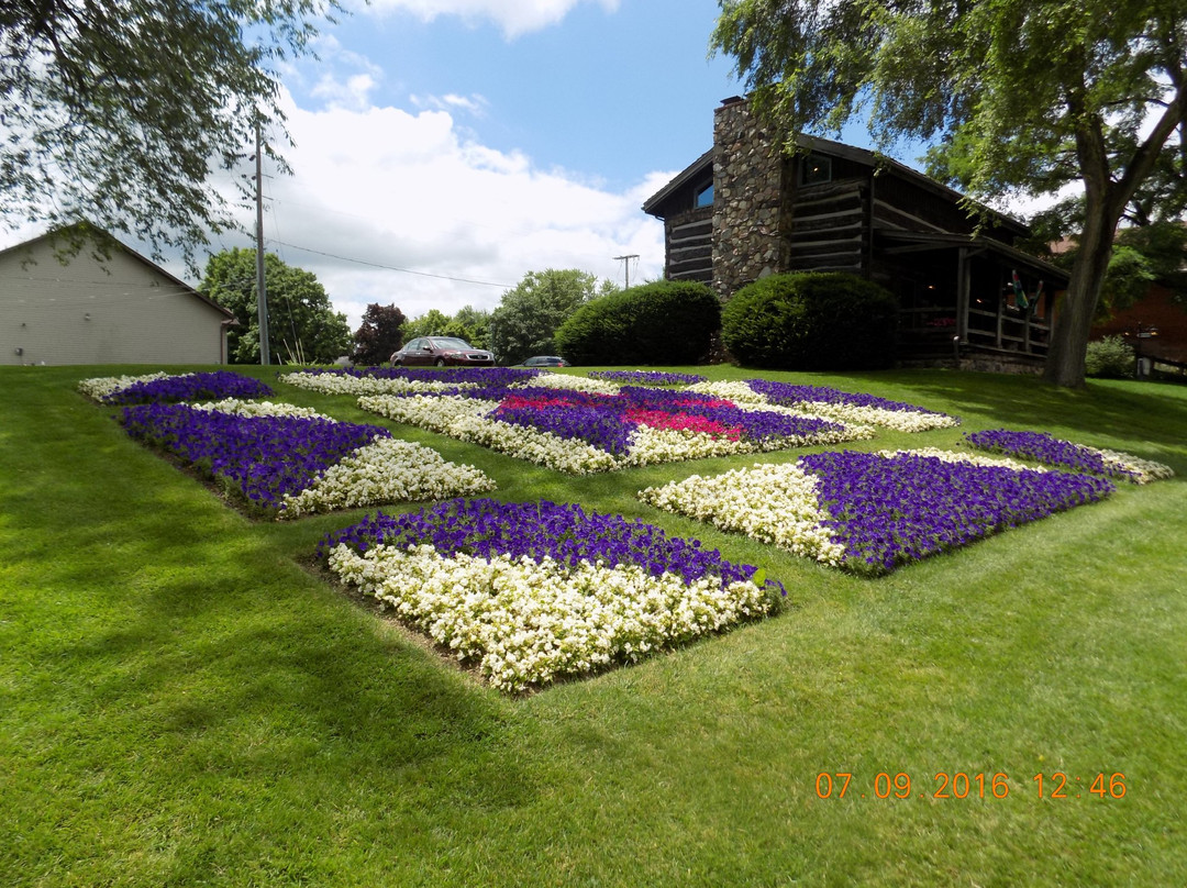 埃尔克哈特旅游景点-Quilt Gardens along the Heritage Trail