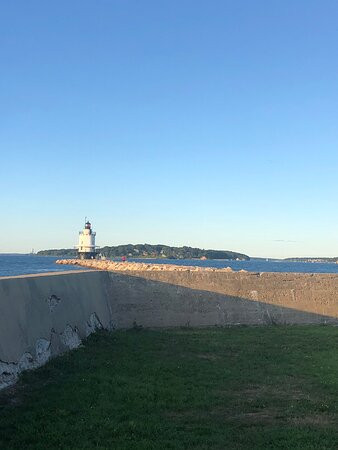 Portland Breakwater Lighthouse景点图片