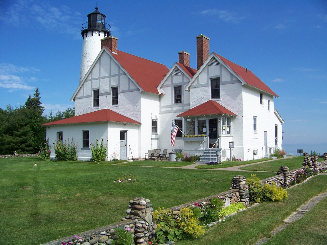 Point Iroquois Light Station景点图片