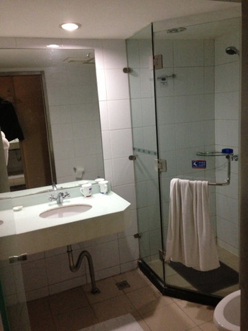 青岛汉庭延安三路芝泉路地铁站酒店主图