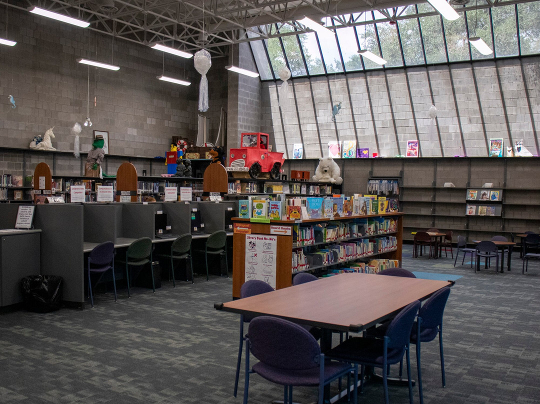 Liberty Municipal Library景点图片