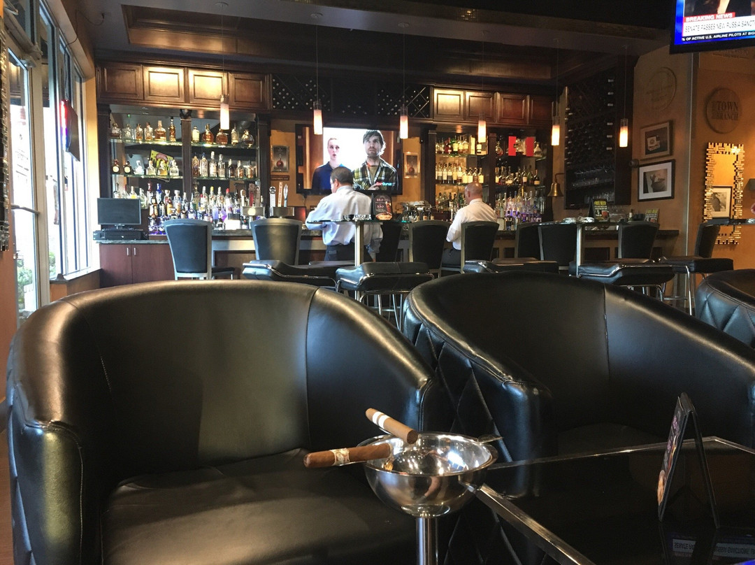 Smoke Inn Cigars-博因顿海滩必去景点