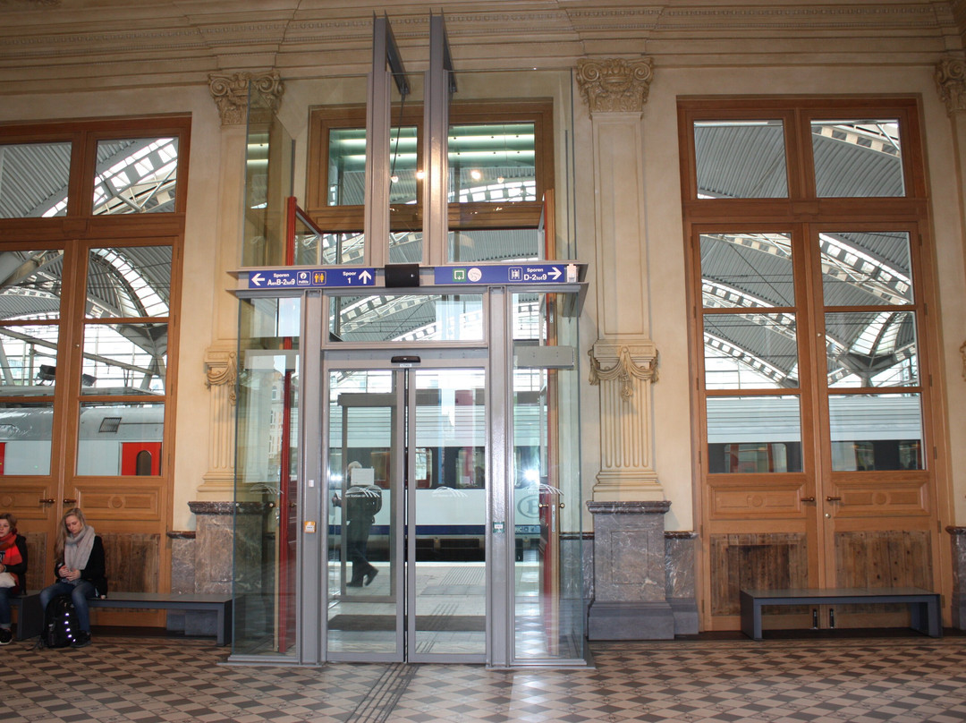 Leuven Train Station景点图片