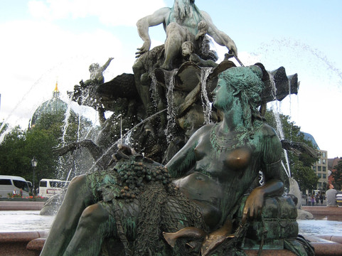 Neptunbrunnen-柏林必去景点