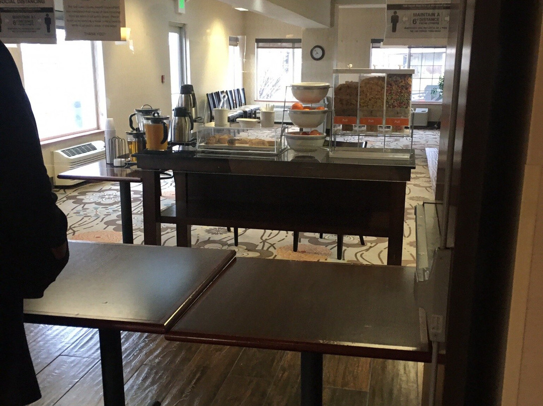 盐湖城机场凯富套房酒店主图