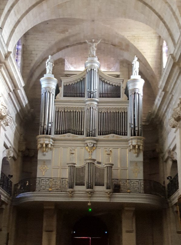 Église Notre Dame des Pommiers-Beaucaire必去景点