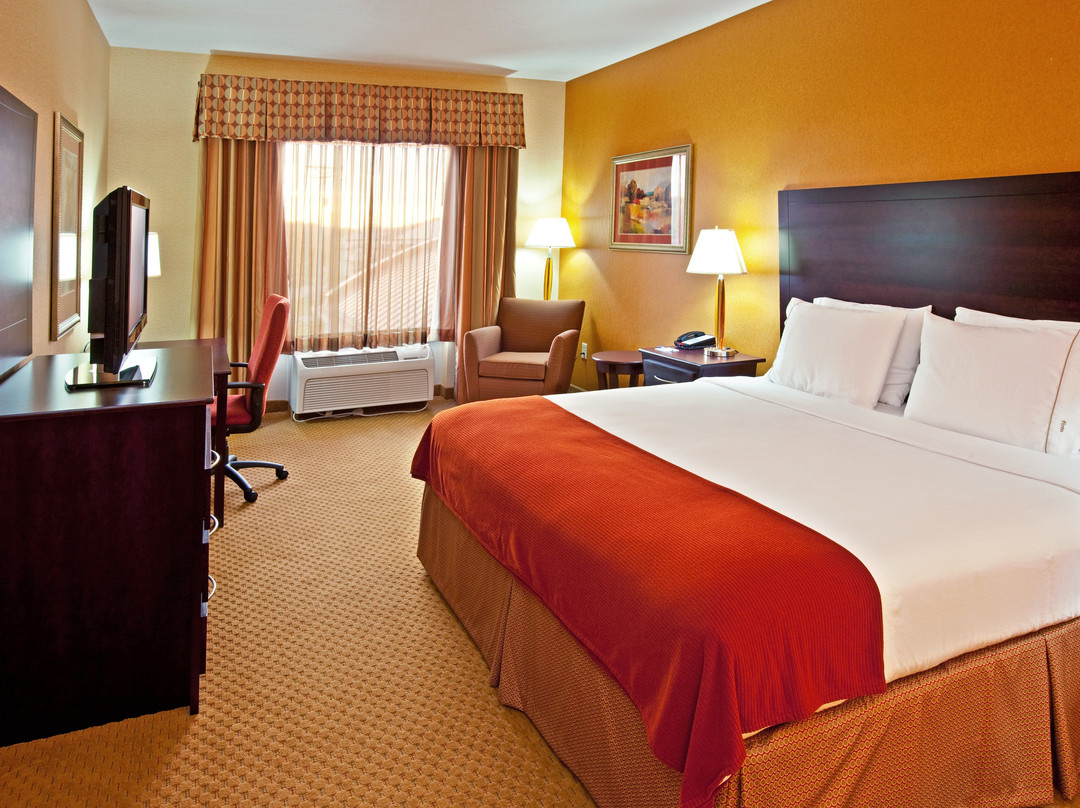 Holiday Inn Express & Suites Franklin By IHG主图