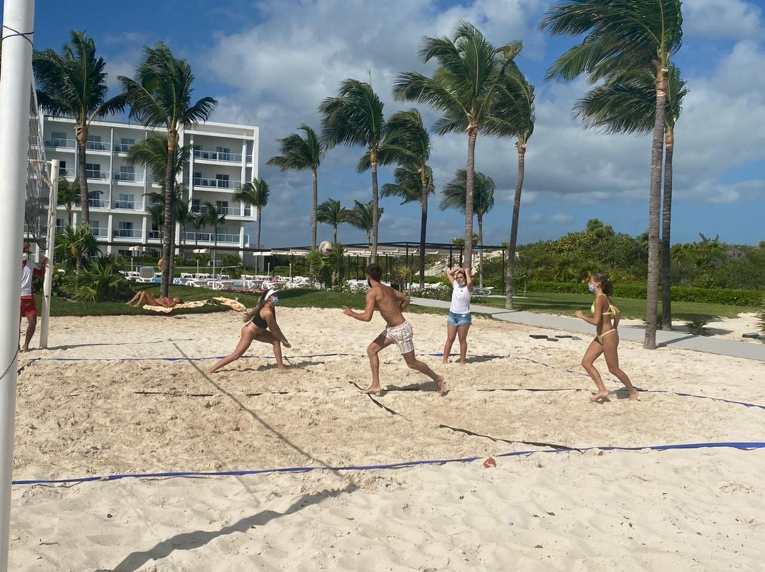 杜纳马尔悦宜湾酒店主图