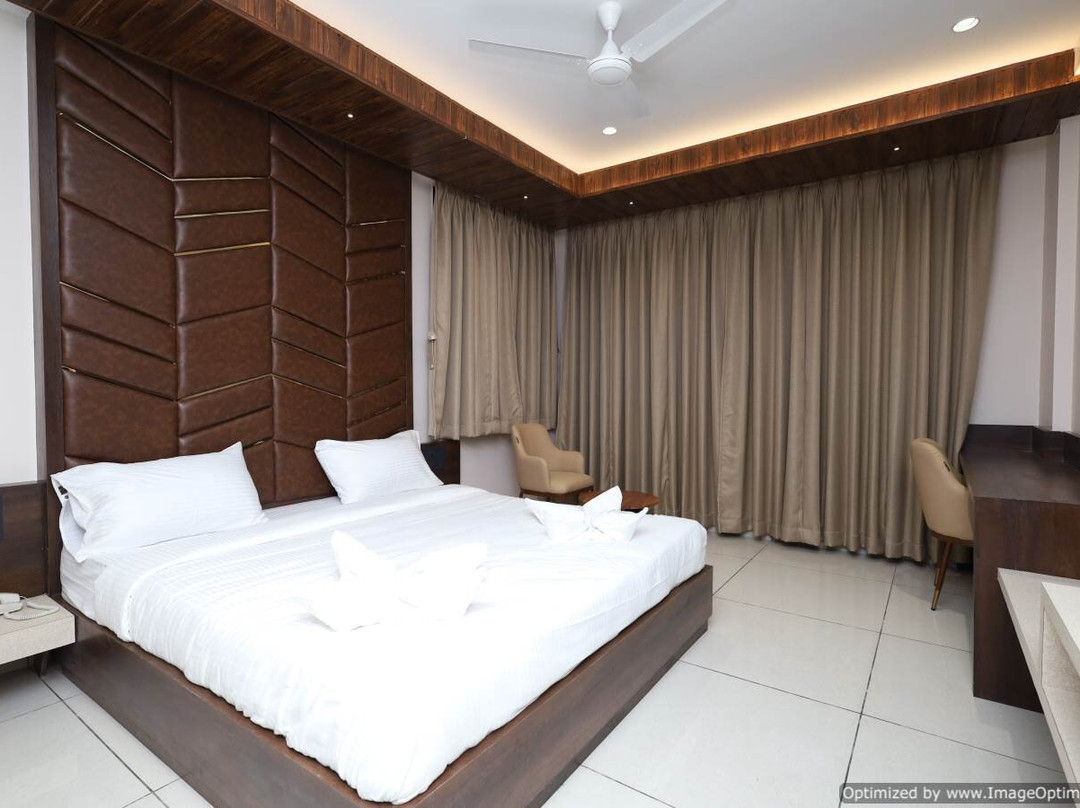 Golden Leaf Resort