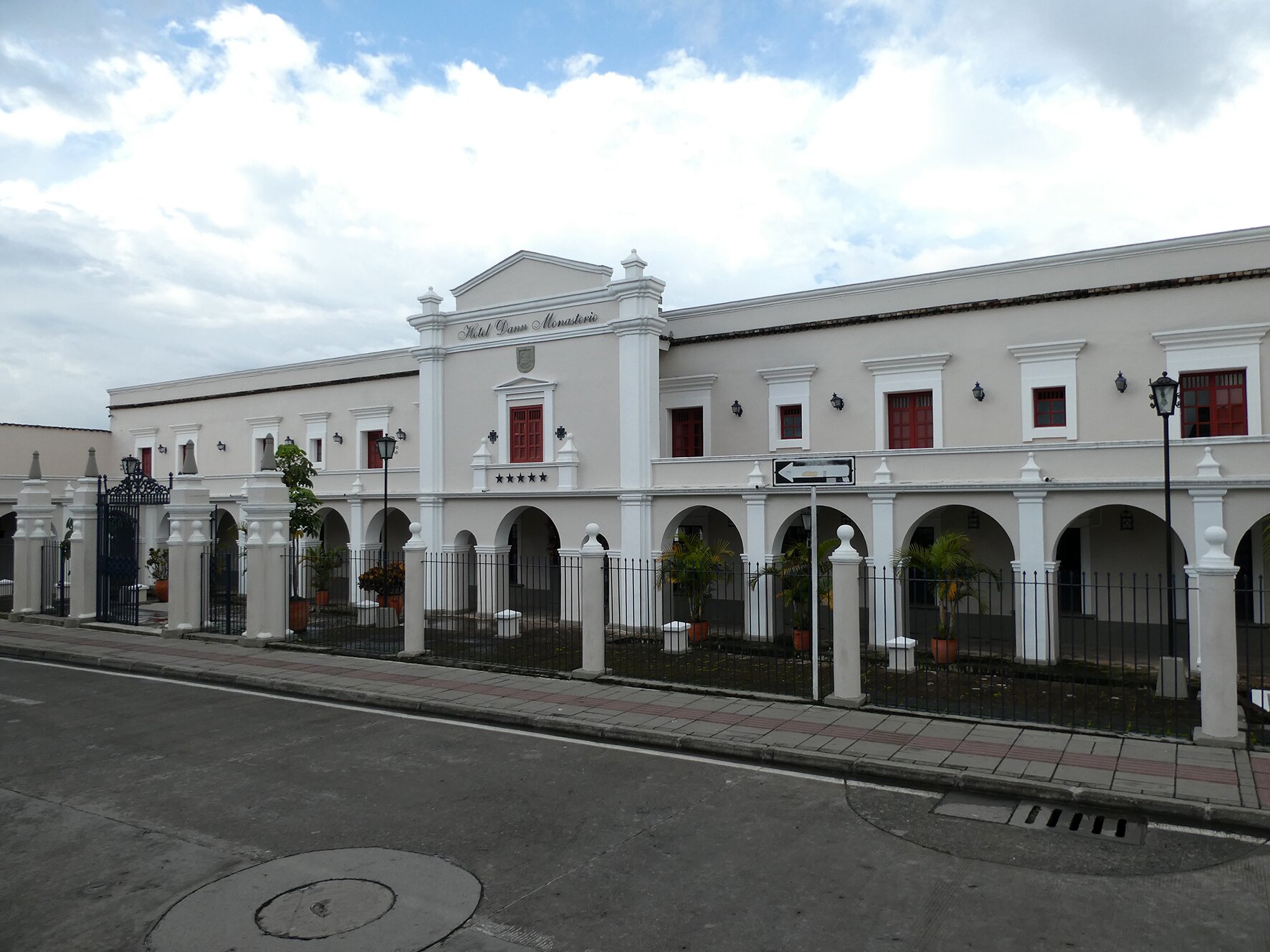 Hotel Dann Monasterio-浴室